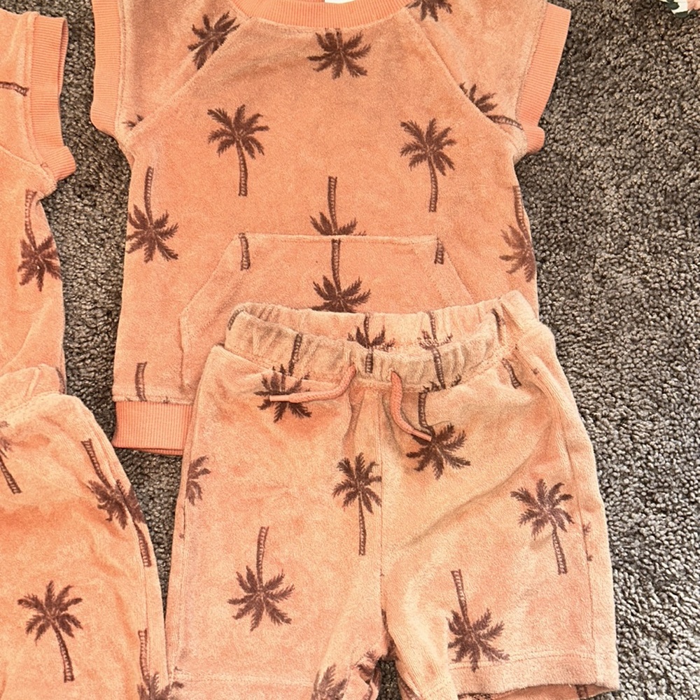 Old Navy palm trees Terry cloth shorts & top matching twin set! - Picture 3 of 4